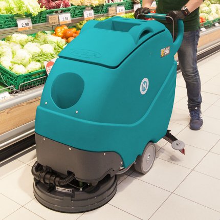 EUREKA E50 è perfetta per la pulizia tra le corsie di supermercati, ipermercati e negozi alimentari 